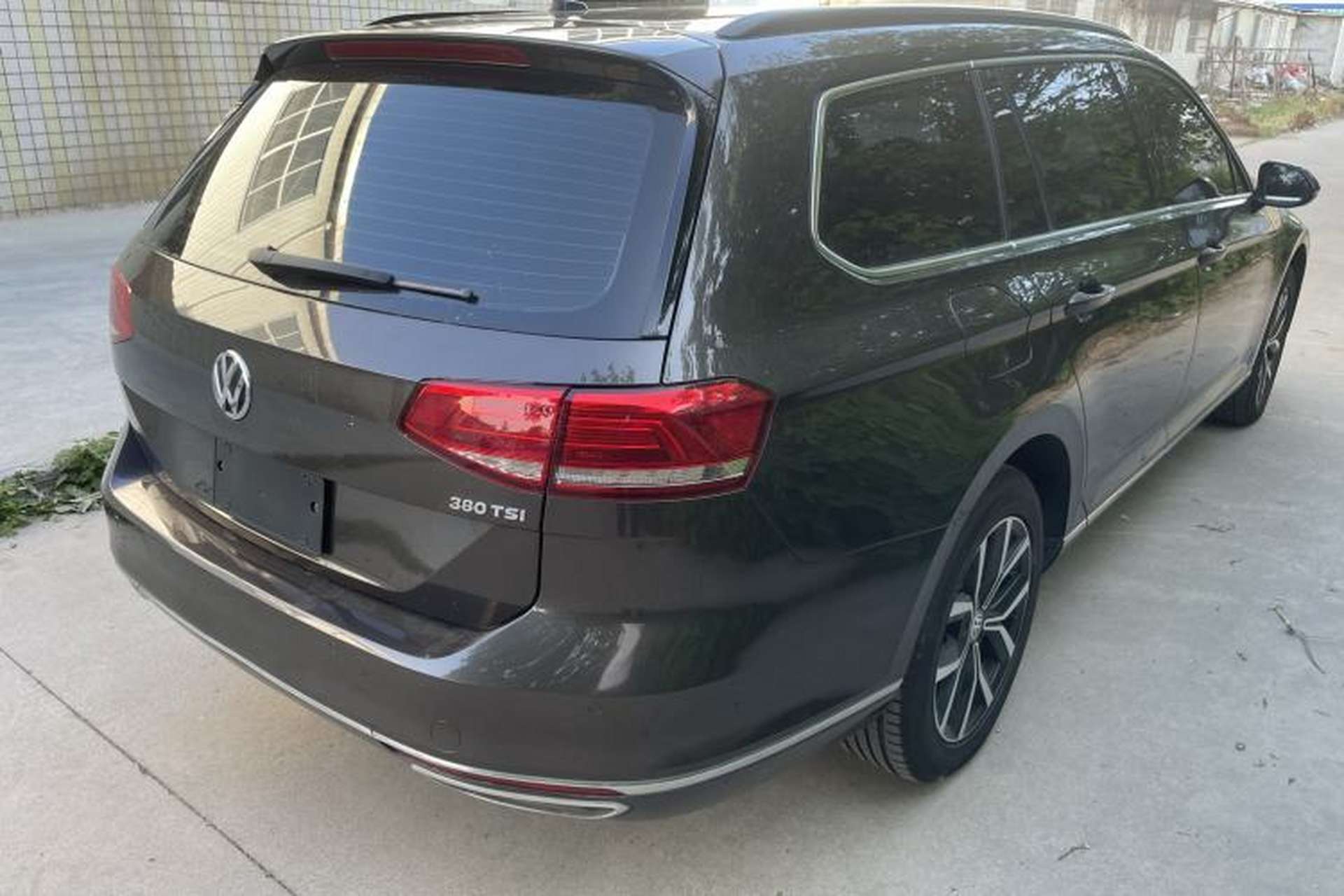 Used Volkswagen Variant 2018 380TSI Two-Wheel Drive Comfort Edition Rear Right 45 Deg