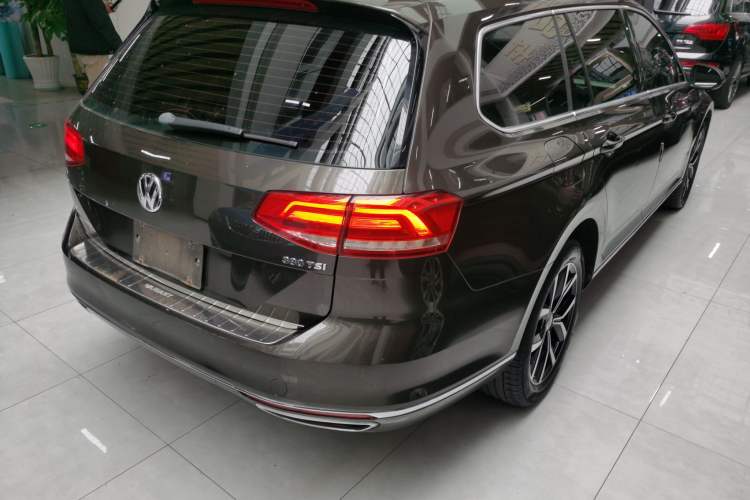 Used Volkswagen Variant 2018 380TSI Two-Wheel Drive Comfort Edition Rear Right 45 Deg