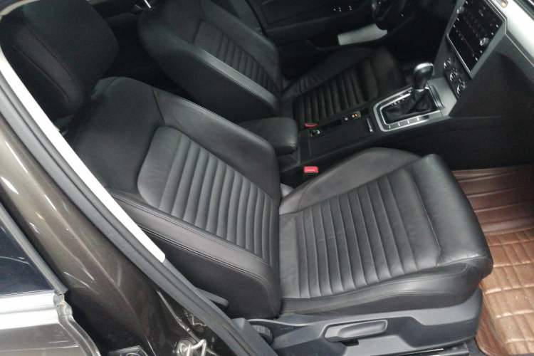 Used Volkswagen Variant 2018 380TSI Two-Wheel Drive Comfort Edition Right Front Seat