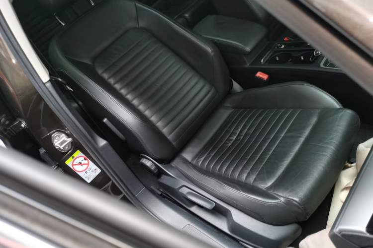 Used Volkswagen Variant 2018 380TSI Two-Wheel Drive Comfort Edition Right Front Seat