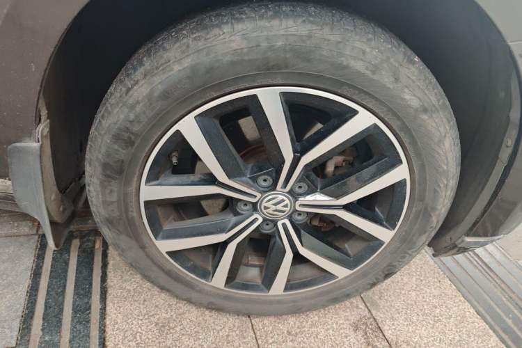 Used Volkswagen Variant 2018 380TSI Two-Wheel Drive Comfort Edition Right Front Wheel Hub