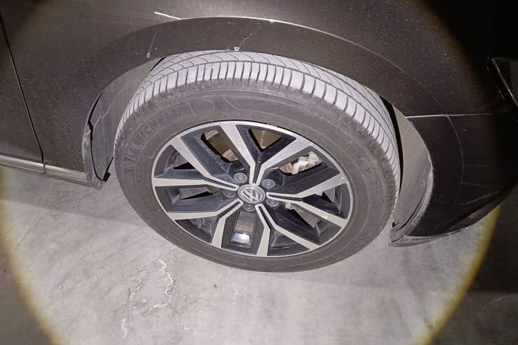 Used Volkswagen Variant 2018 380TSI Two-Wheel Drive Comfort Edition Right Front Wheel Hub
