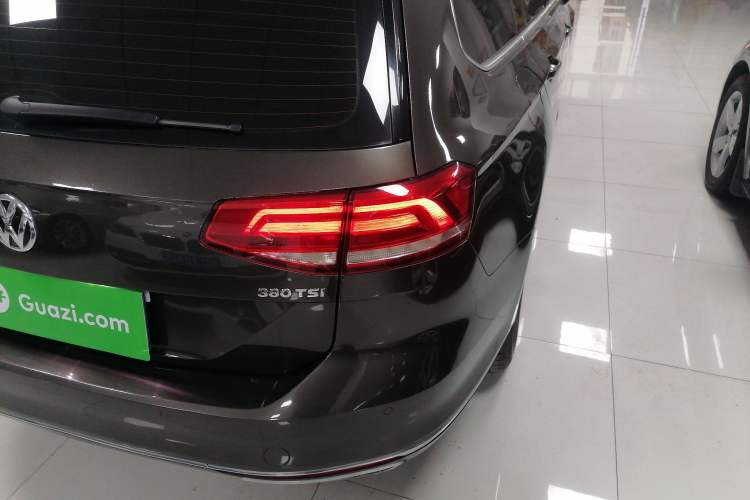 Used Volkswagen Variant 2018 380TSI Two-Wheel Drive Comfort Edition Right Rear Taillight