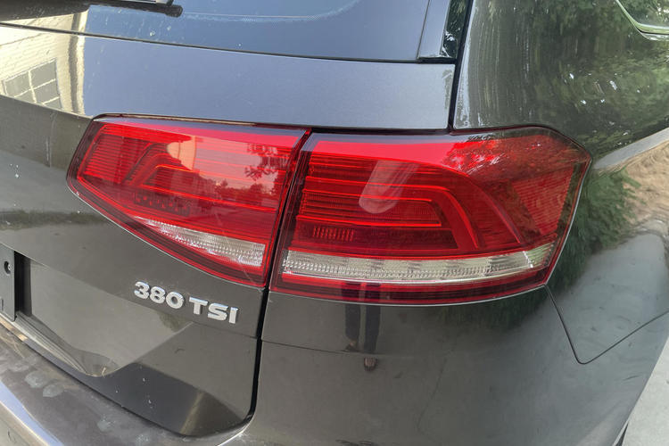 Used Volkswagen Variant 2018 380TSI Two-Wheel Drive Comfort Edition Right Rear Taillight