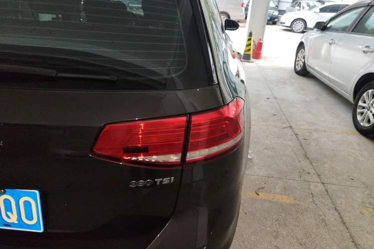 Used Volkswagen Variant 2018 380TSI Two-Wheel Drive Comfort Edition Right Rear Taillight