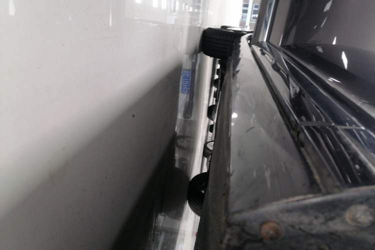 Used Volkswagen Variant 2018 380TSI Two-Wheel Drive Comfort Edition Right Side Sill