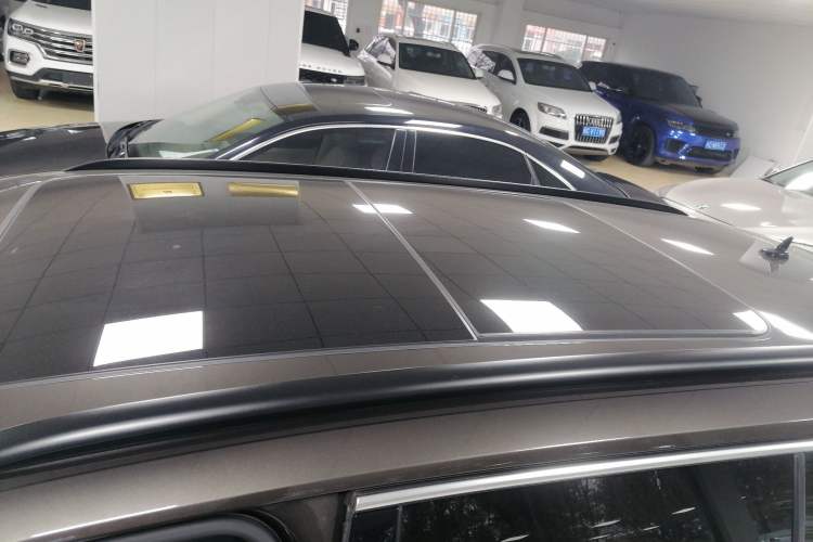 Used Volkswagen Variant 2018 380TSI Two-Wheel Drive Comfort Edition Roof