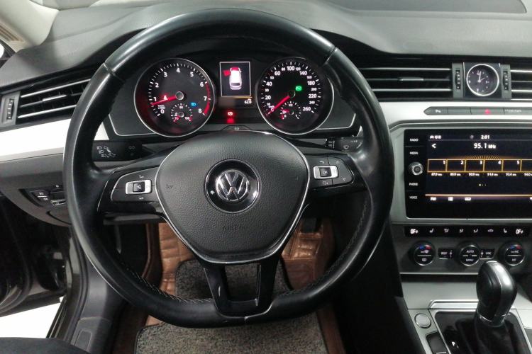 Used Volkswagen Variant 2018 380TSI Two-Wheel Drive Comfort Edition Steering Wheel