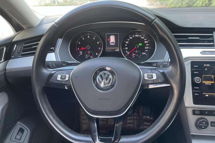 Used Volkswagen Variant 2018 380TSI Two-Wheel Drive Comfort Edition Steering Wheel