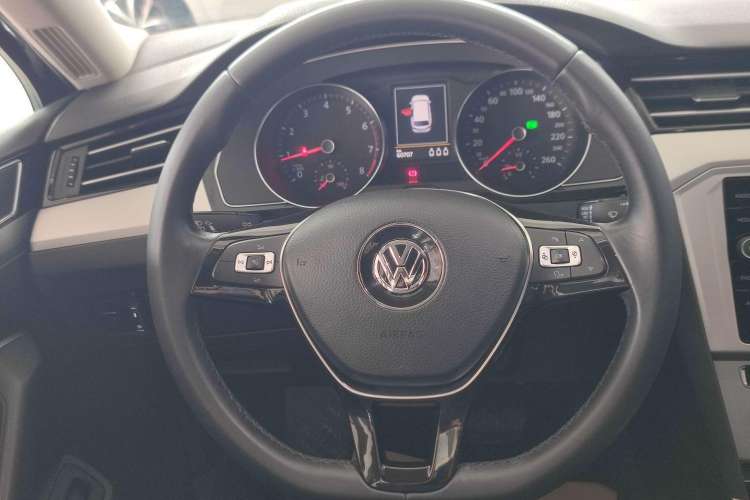 Used Volkswagen Variant 2018 280TSI Two-Wheel Drive Comfort Edition Steering Wheel
