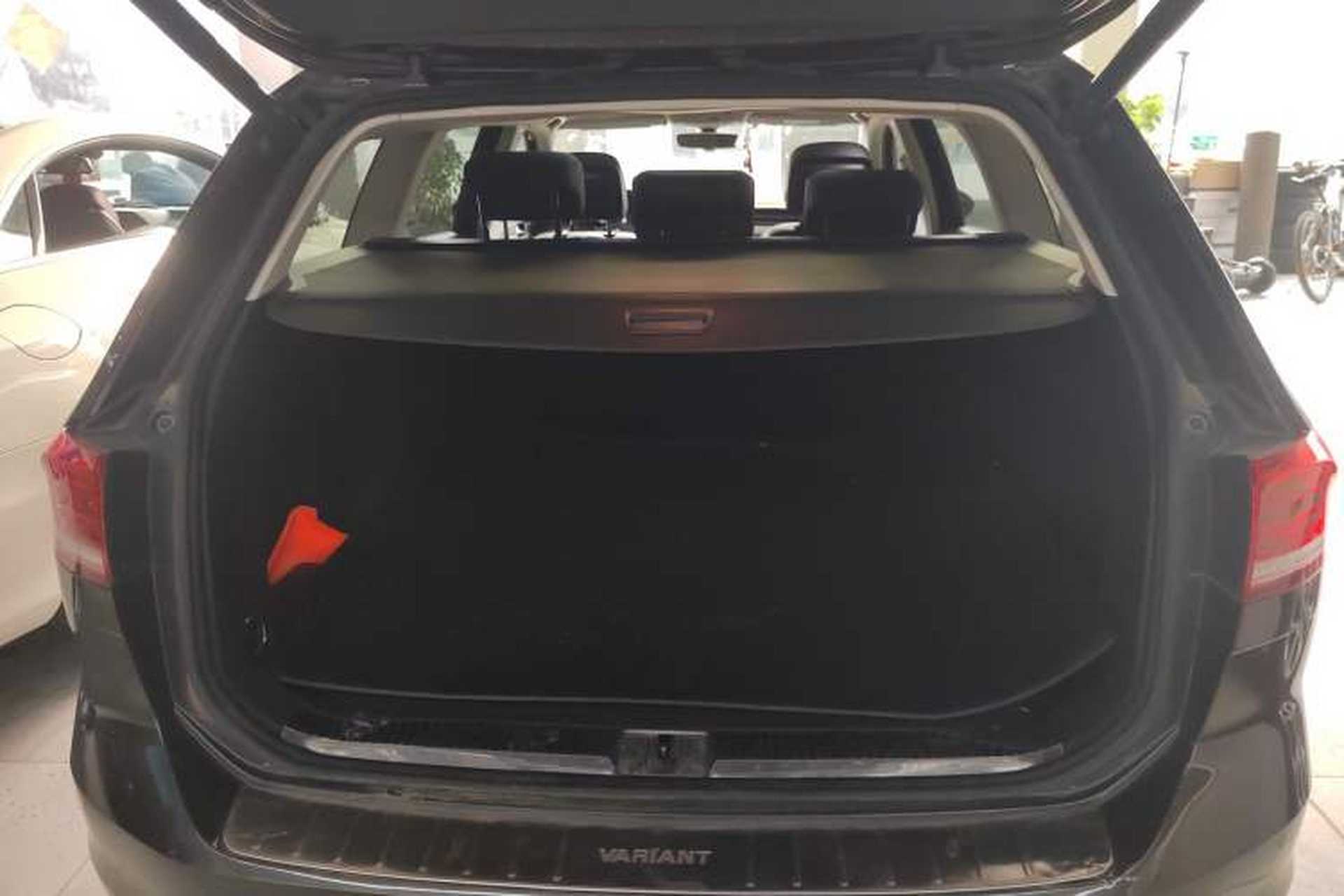 Used Volkswagen Variant 2018 380TSI Two-Wheel Drive Comfort Edition Trunk