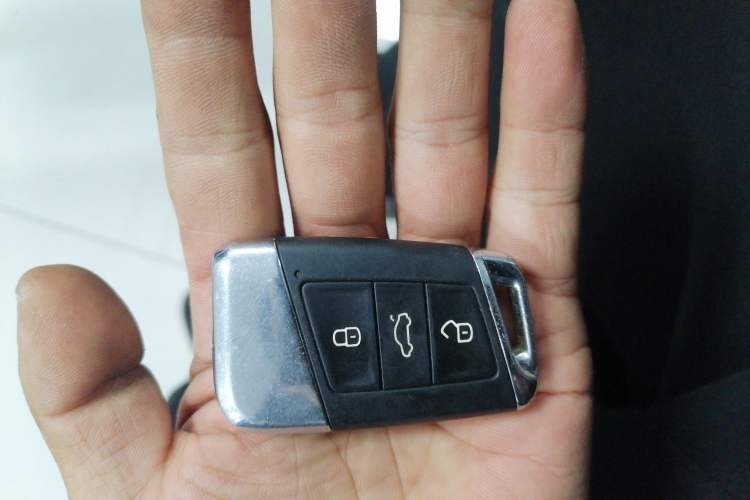 Used Volkswagen Variant 2018 380TSI Two-Wheel Drive Comfort Edition Vehicle Key