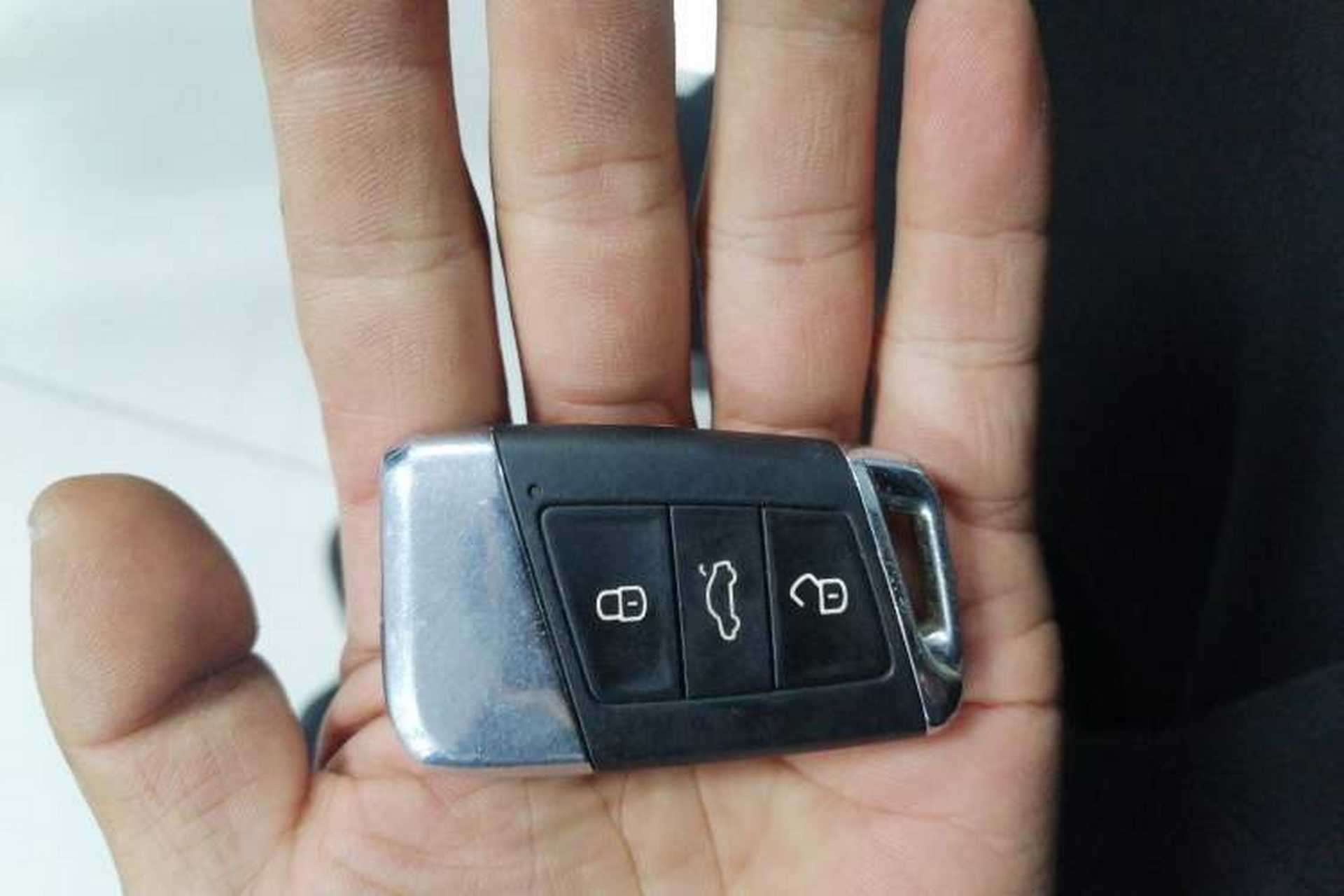 Used Volkswagen Variant 2018 380TSI Two-Wheel Drive Comfort Edition Vehicle Key