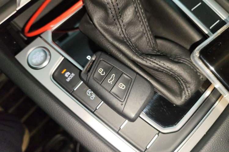 Used Volkswagen Variant 2018 380TSI Two-Wheel Drive Comfort Edition Vehicle Key