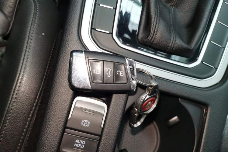 Used Volkswagen Variant 2018 380TSI Two-Wheel Drive Comfort Edition Vehicle Key