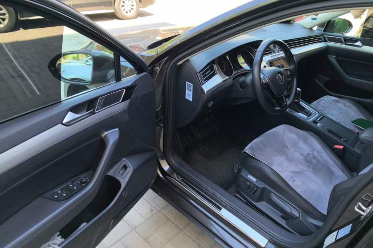 Used Volkswagen Variant 2018 380TSI Two-Wheel Drive Comfort Edition Driver Seat