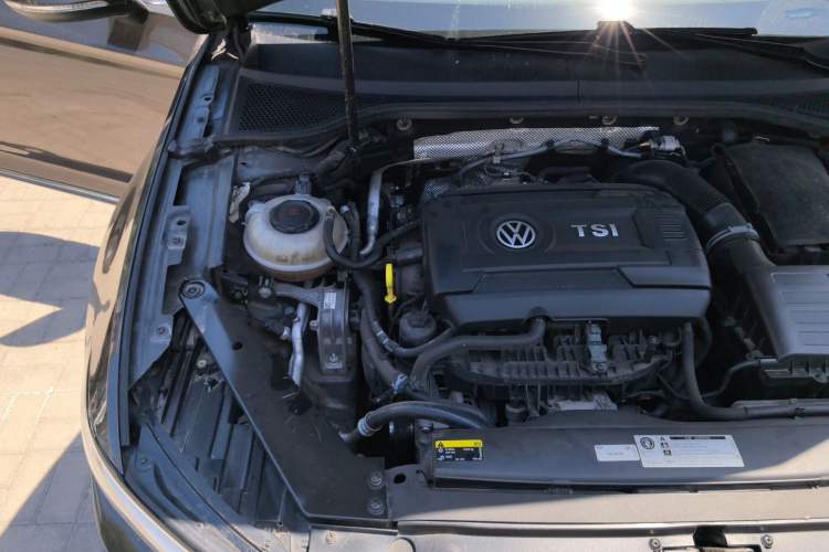 Used Volkswagen Variant 2018 380TSI Two-Wheel Drive Comfort Edition Engine Bay Right