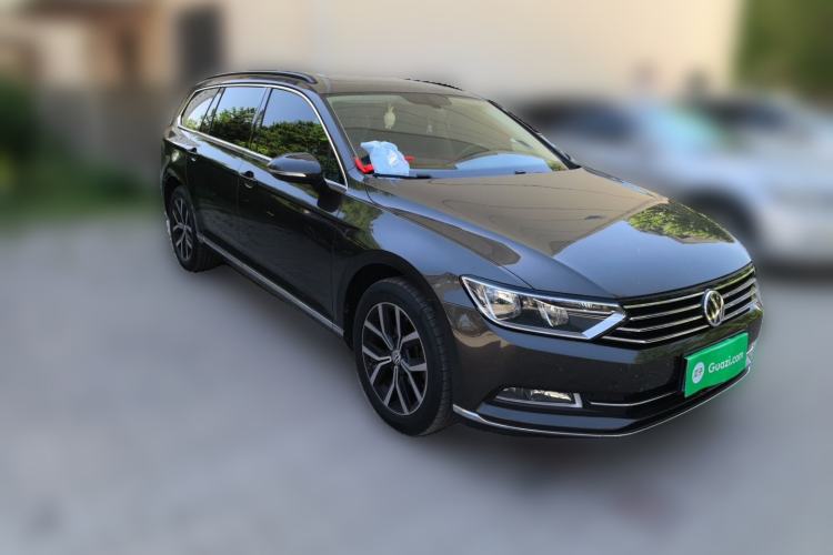 Used Volkswagen Variant 2018 380TSI Two-Wheel Drive Comfort Edition Front Right 45 Deg