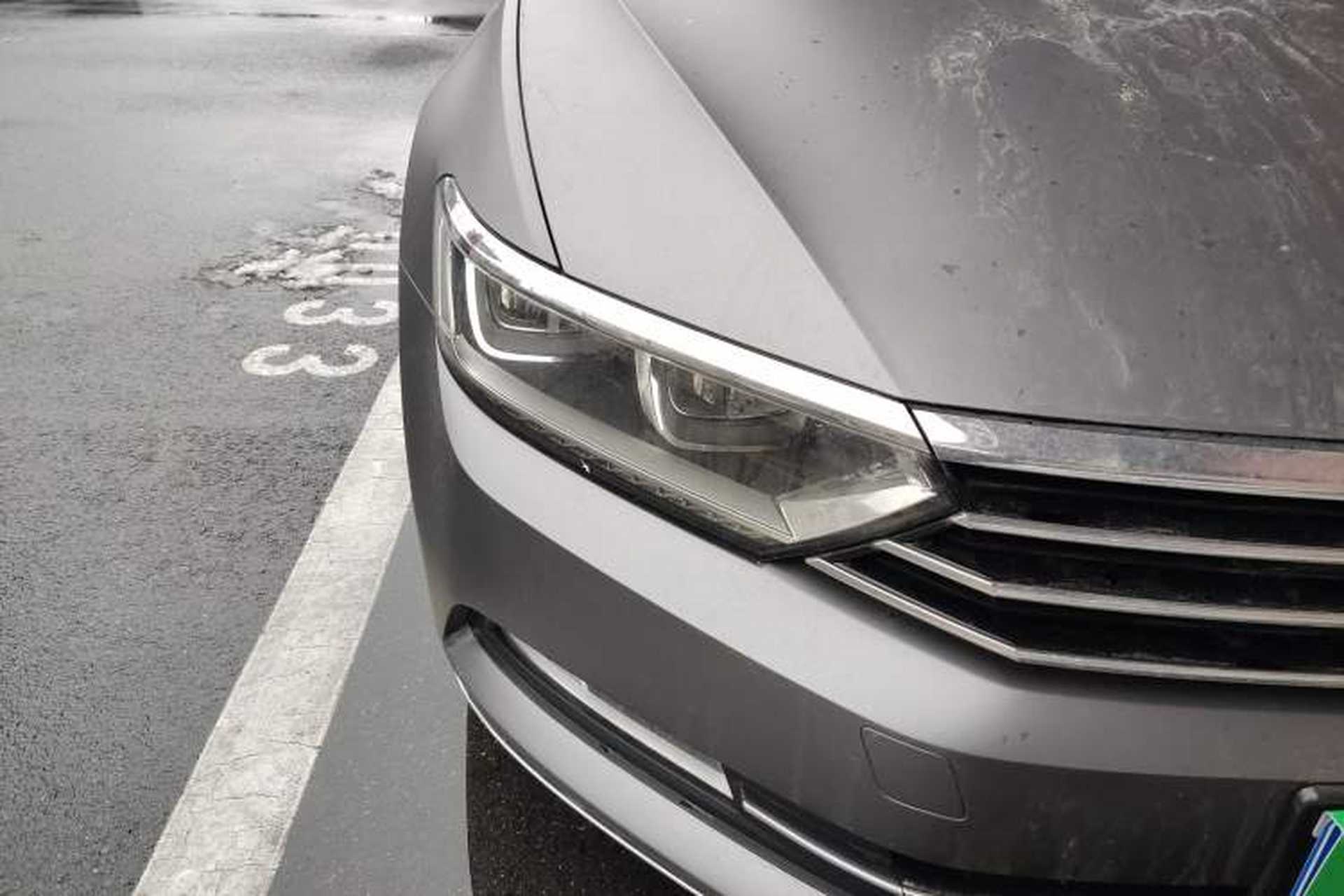 Used Volkswagen Variant 2018 380TSI Two-Wheel Drive Comfort Edition Right Front Headlight
