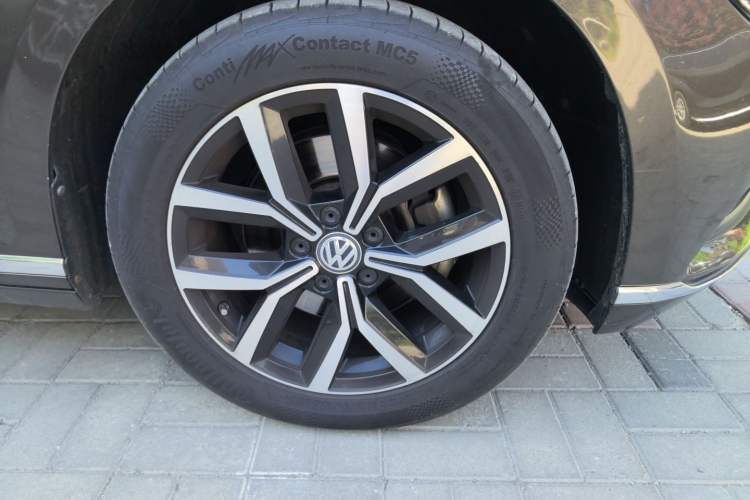 Used Volkswagen Variant 2018 380TSI Two-Wheel Drive Comfort Edition Right Front Wheel Hub