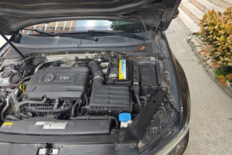 Used Volkswagen Variant 2018 380TSI Two-Wheel Drive Comfort Edition Engine Bay Left