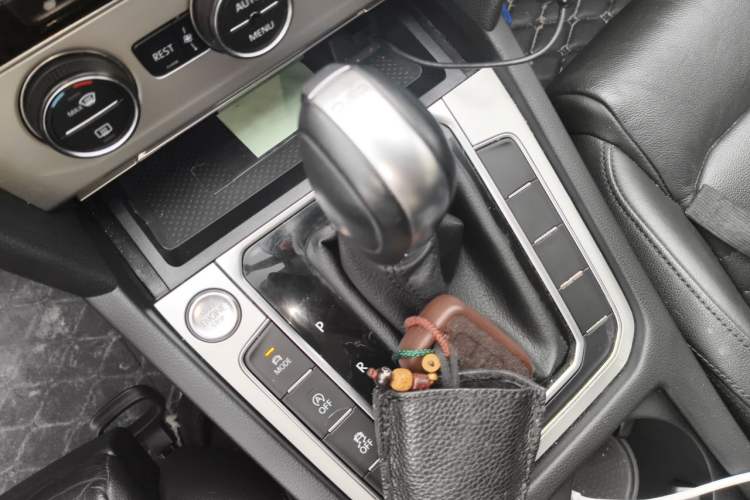 Used Volkswagen Variant 2018 380TSI Two-Wheel Drive Comfort Edition Gear Lever