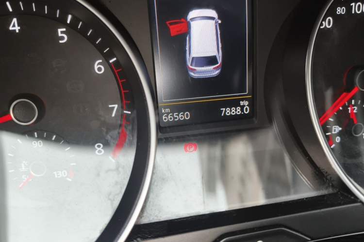 Used Volkswagen Variant 2018 380TSI Two-Wheel Drive Comfort Edition Odometer Close Up