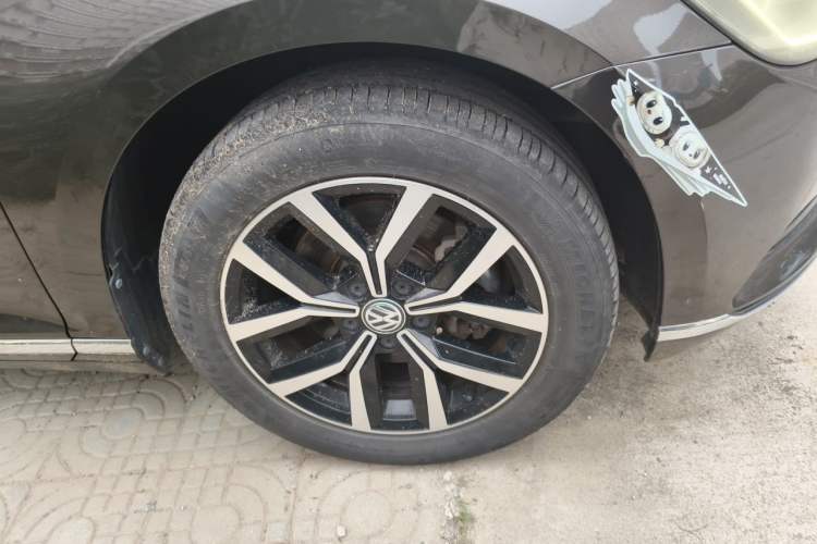 Used Volkswagen Variant 2018 380TSI Two-Wheel Drive Comfort Edition Right Front Wheel Hub