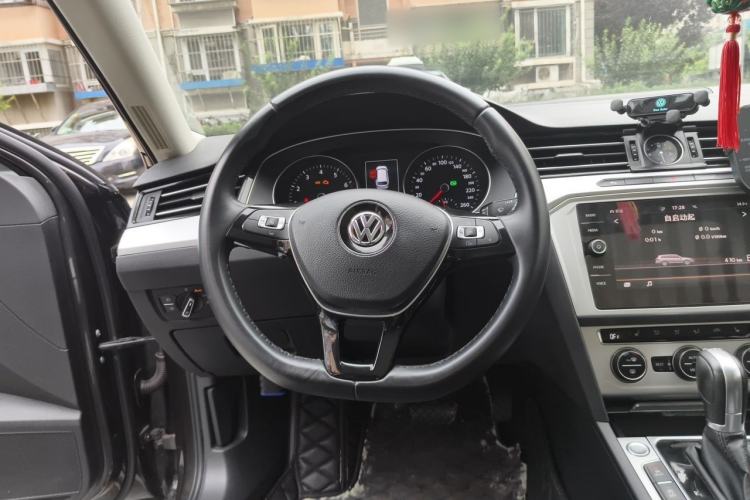 Used Volkswagen Variant 2018 380TSI Two-Wheel Drive Comfort Edition Steering Wheel
