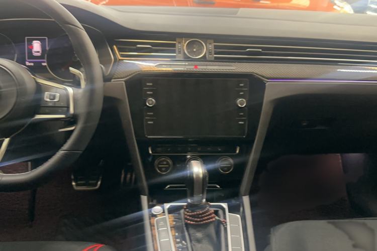 Used Volkswagen Variant 2018 380TSI Two-Wheel Drive Comfort Edition Audio And AC Panel