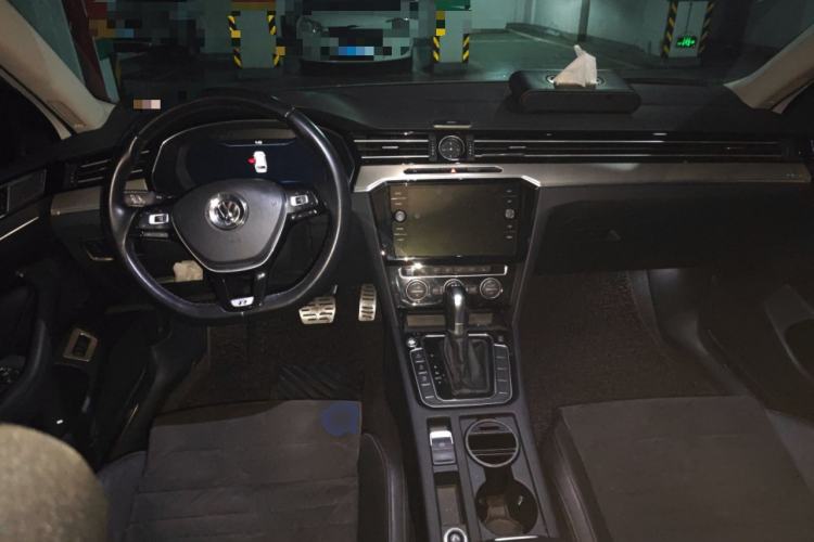 Used Volkswagen Variant 2018 380TSI Two-Wheel Drive Comfort Edition Center Console