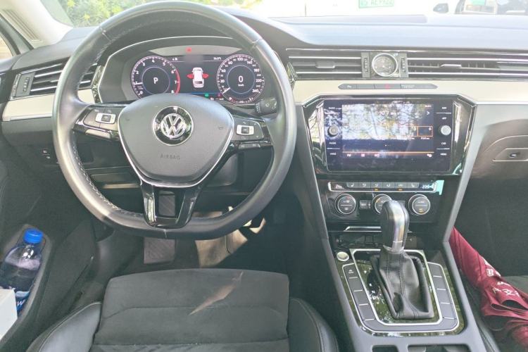 Used Volkswagen Variant 2018 380TSI Two-Wheel Drive Comfort Edition Center Console
