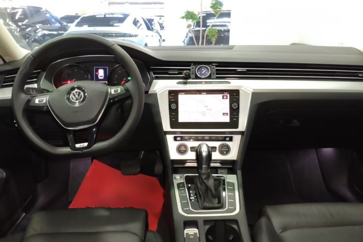 Used Volkswagen Variant 2018 380TSI Two-Wheel Drive Comfort Edition Center Console
