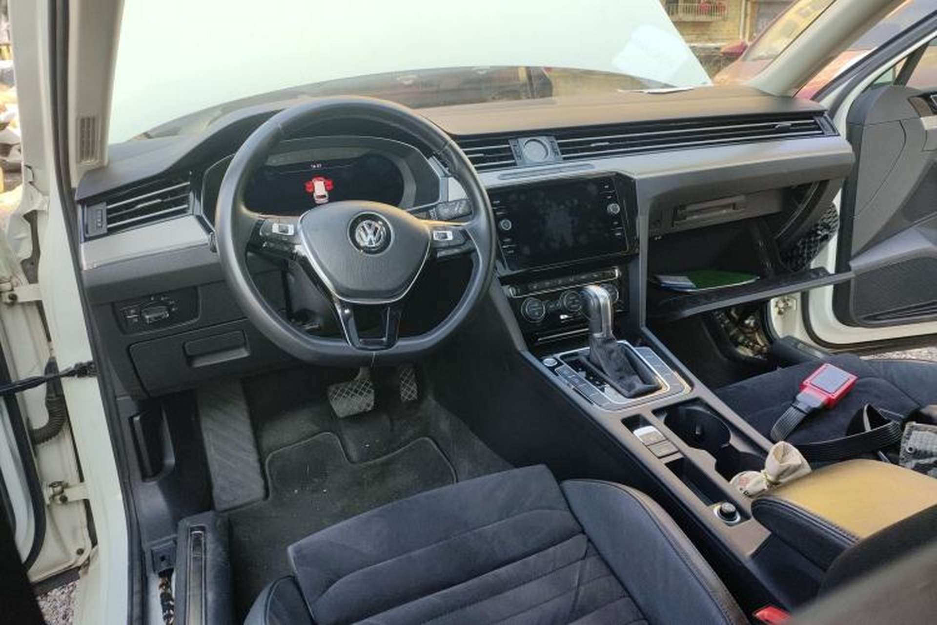 Used Volkswagen Variant 2018 380TSI Two-Wheel Drive Comfort Edition Center Console