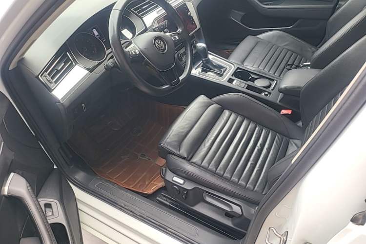 Used Volkswagen Variant 2018 380TSI Two-Wheel Drive Comfort Edition Driver Seat