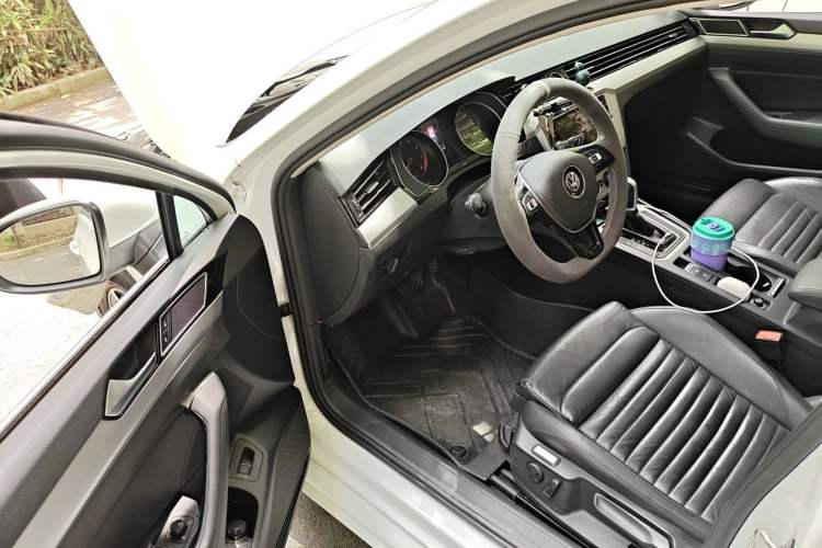 Used Volkswagen Variant 2018 380TSI Two-Wheel Drive Comfort Edition Driver Seat
