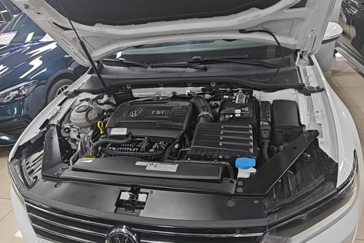 Used Volkswagen Variant 2018 380TSI Two-Wheel Drive Comfort Edition Engine Bay