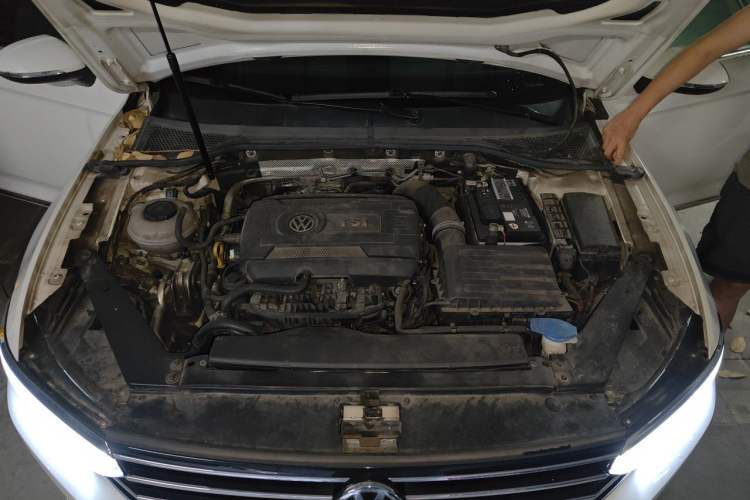 Used Volkswagen Variant 2018 380TSI Two-Wheel Drive Comfort Edition Engine Bay