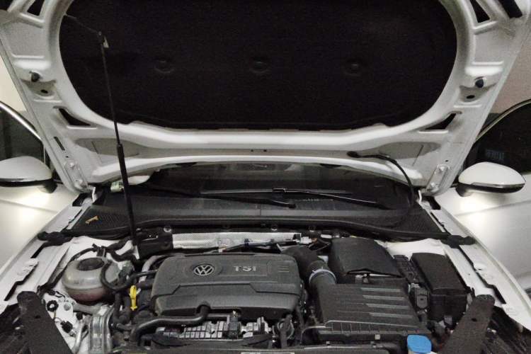 Used Volkswagen Variant 2018 380TSI Two-Wheel Drive Comfort Edition Engine Bay