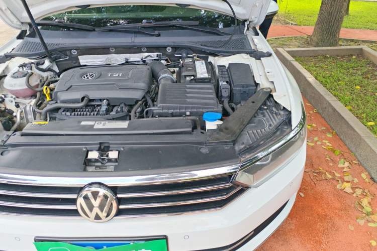 Used Volkswagen Variant 2018 380TSI Two-Wheel Drive Comfort Edition Engine Bay Left