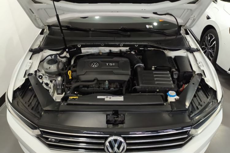 Used Volkswagen Variant 2018 380TSI Two-Wheel Drive Comfort Edition Engine Bay
