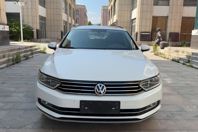 Used Volkswagen Variant 2018 380TSI Two-Wheel Drive Comfort Edition Exterior 1