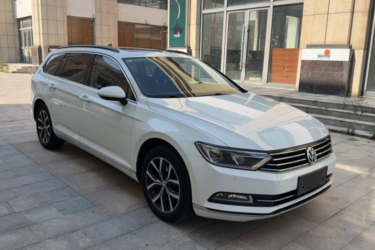 Used Volkswagen Variant 2018 380TSI Two-Wheel Drive Comfort Edition Exterior 2