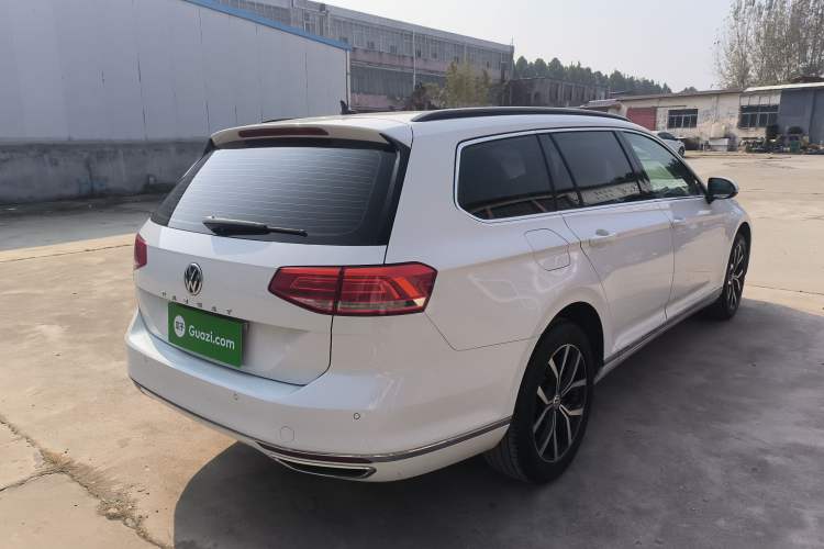 Used Volkswagen Variant 2018 380TSI Two-Wheel Drive Comfort Edition Exterior 3