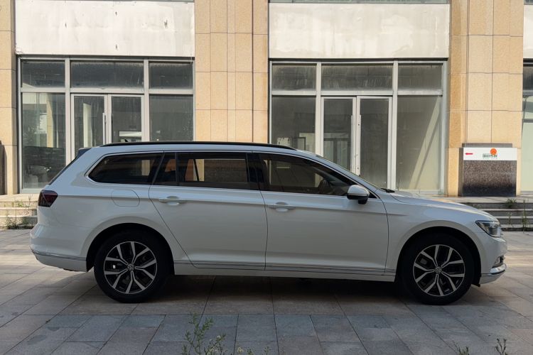 Used Volkswagen Variant 2018 380TSI Two-Wheel Drive Comfort Edition Exterior 3