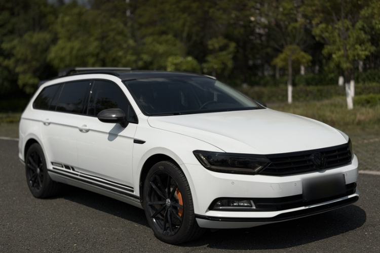 Used Volkswagen Variant 2018 380TSI Two-Wheel Drive Comfort Edition Exterior 3