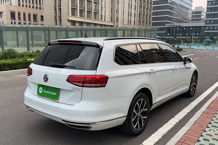 Used Volkswagen Variant 2018 380TSI Two-Wheel Drive Comfort Edition Exterior 4