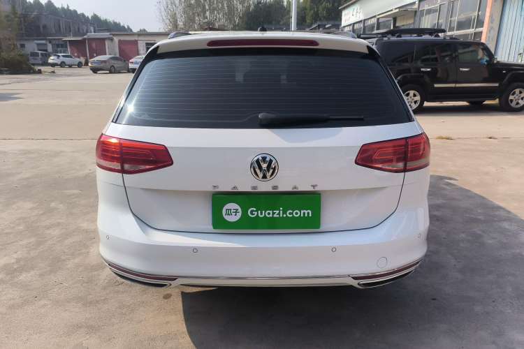 Used Volkswagen Variant 2018 380TSI Two-Wheel Drive Comfort Edition Exterior 4