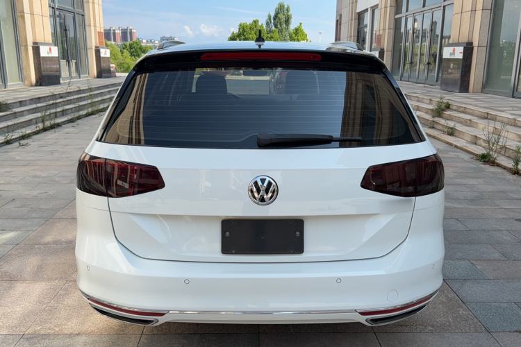 Used Volkswagen Variant 2018 380TSI Two-Wheel Drive Comfort Edition Exterior 5