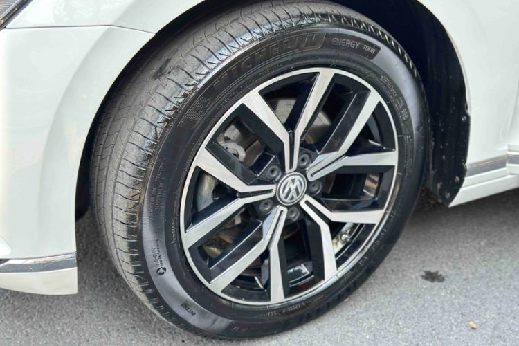 Used Volkswagen Variant 2018 380TSI Two-Wheel Drive Comfort Edition Exterior 5